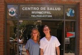 Volunteer Medicine & Healthcare Volunteers demonstrate basic medical prodcedures during an outreach in Argentina