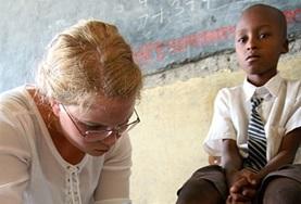 Volunteer Medicine & Healthcare Medicine volunteers pose for a picture at their placement in Kenya