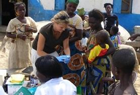 Volunteer Medicine & Healthcare A Public Health volunteer interacts with patients during a community outreach in Ghana